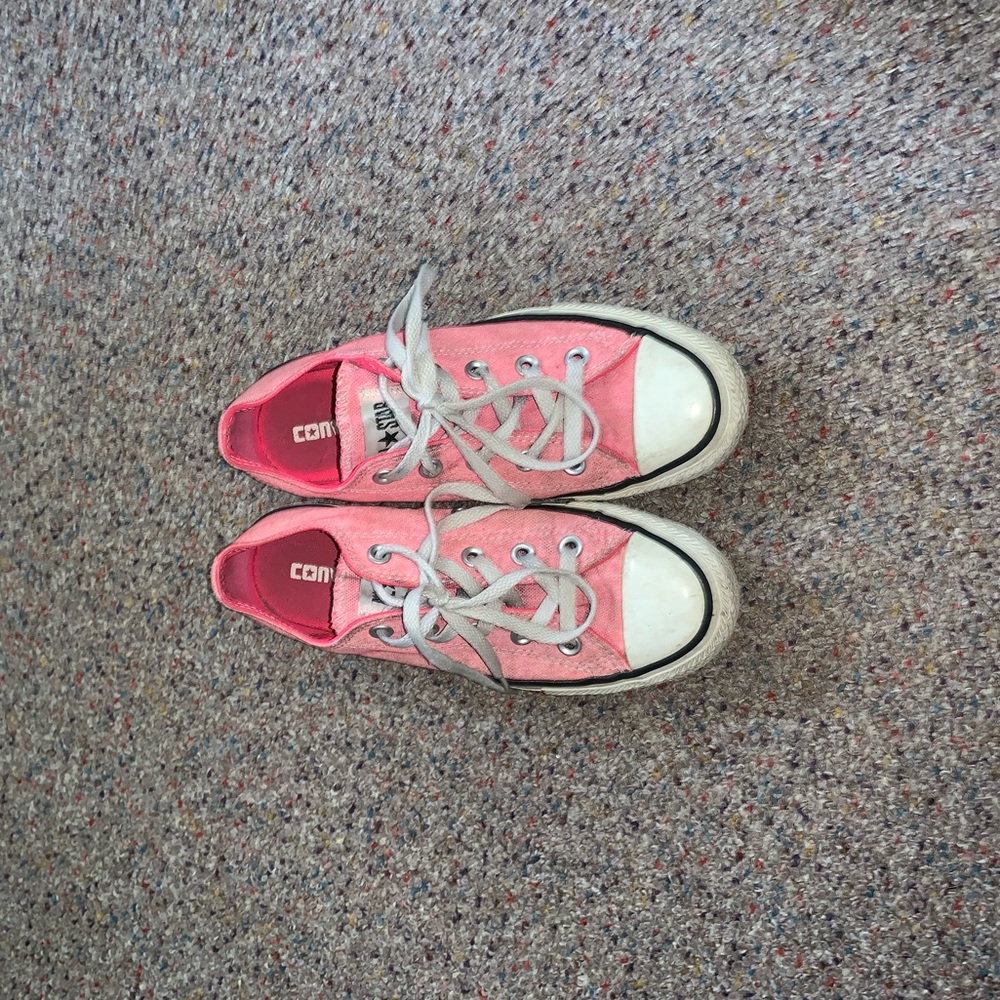 Pink converse
